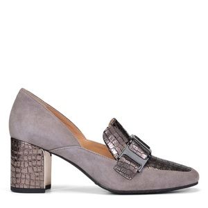 Donald Pliner Caresse platinum shoes 7.5